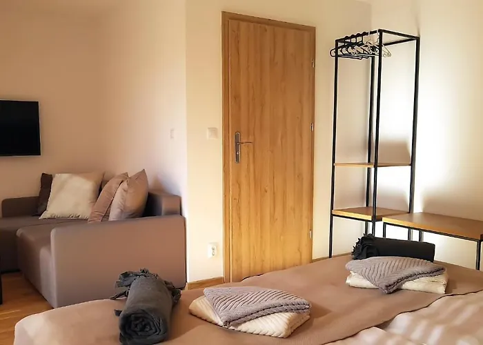 Wodnik Uslugi Hotelarskie, Rowy (Pomerania)